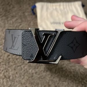 Louise Vuitton reversible monogram size 36 belt , grey and black, used once